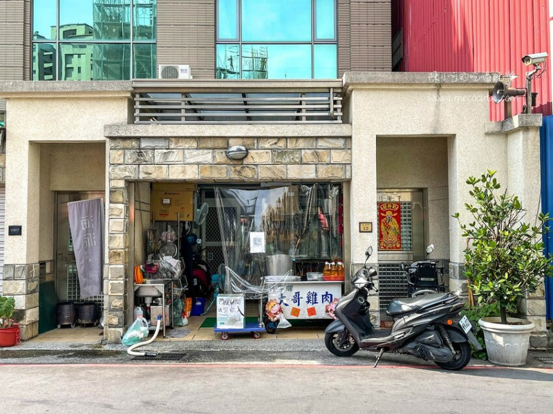 不用上山囉！陽明山超紅青菜園兒子在三重開了雞肉店，太晚去賣光光！