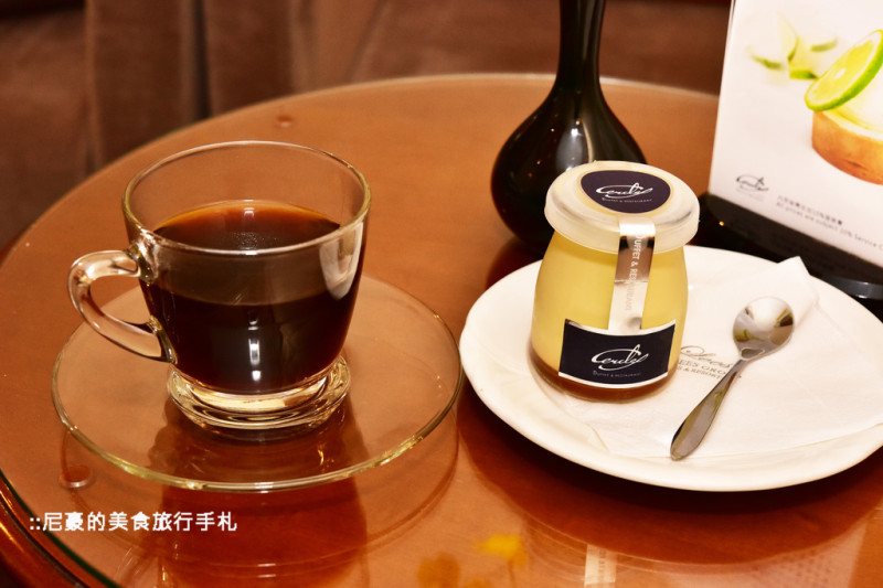 [高雄苓雅] 大推香濃烤布蕾 麗尊酒店Lobby Lounge CERCLE Sweets and Snacks 大廳沙發吧 高雄苓雅區甜點美食推薦食記 麗尊酒店艾可柏菲