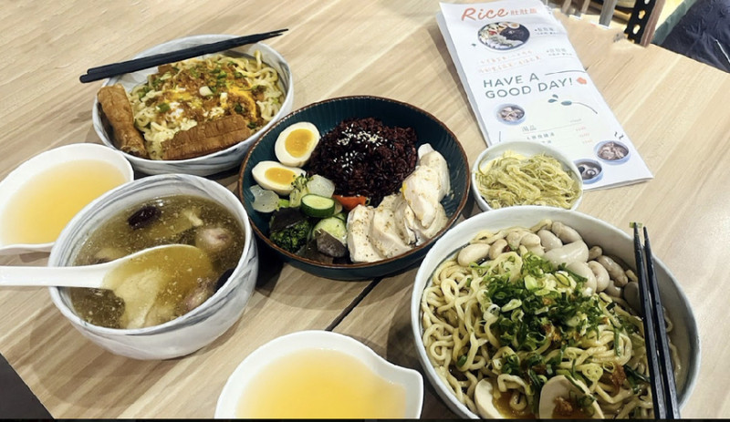 【新北美食】台式創意料理！肚肚餐室DOODOOHungry滿足你的味蕾，雞佛麵超推！【板南線美食】捷運江子翠必吃！【巷弄美食】有菜單