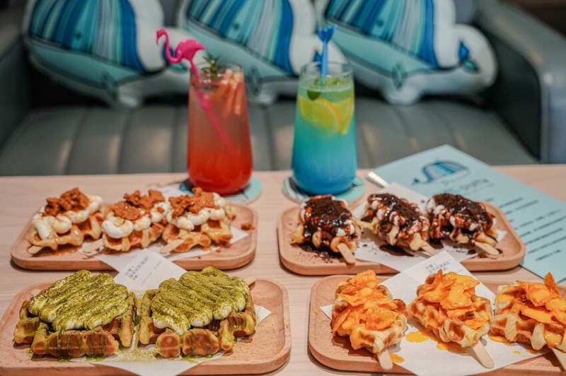 高雄美食｜韓式可頌現點現做 奶香味十足有甜有鹹口味超多種/寵物友善餐廳/下午茶必吃鯨鬆餅 Croffle-鳳山青年店