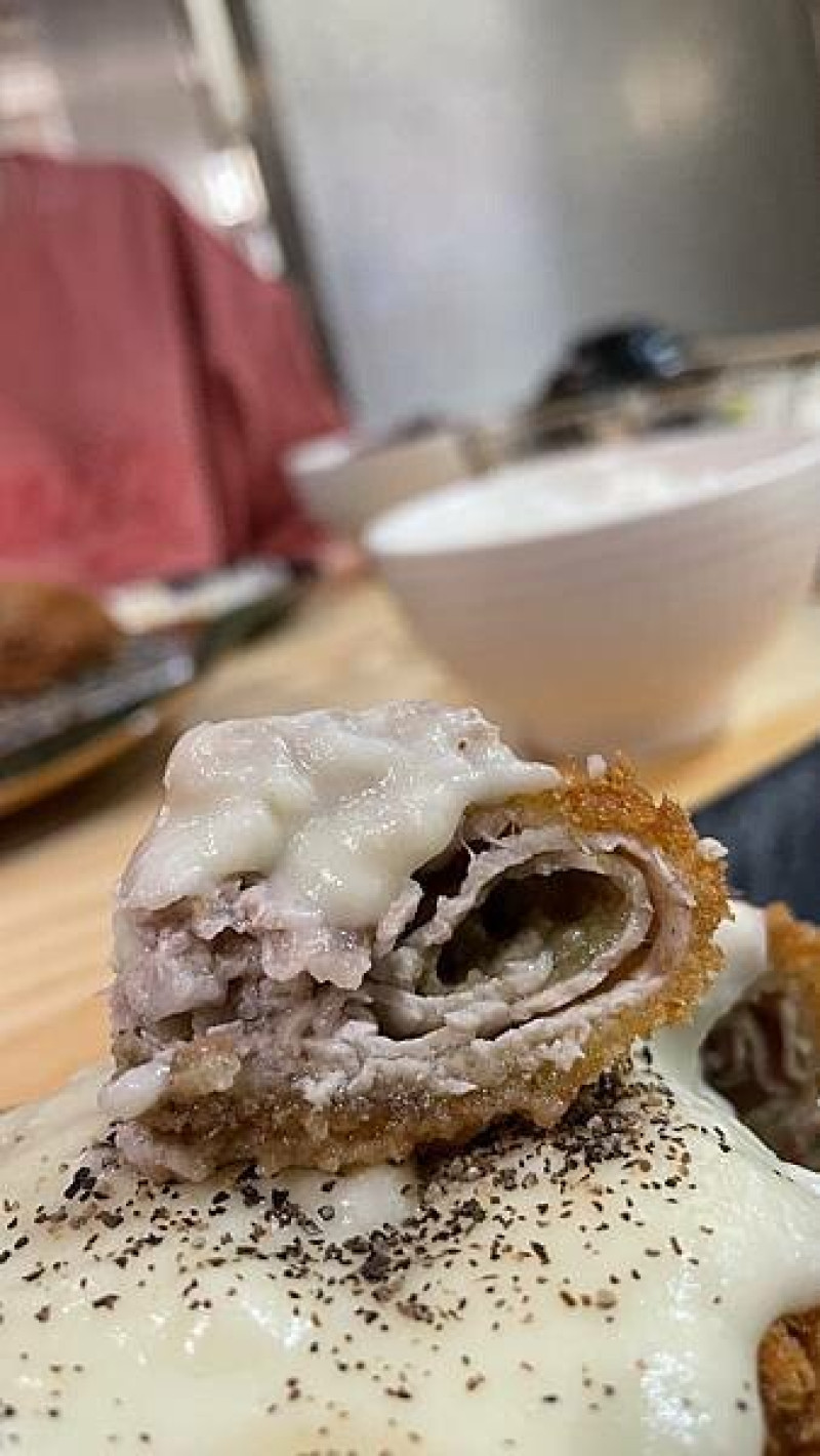 桃園市中壢區桃園中壢-千層豬排始祖，柔嫩多汁-晴木千層豬排kimukatsu（中壢SOGO店）