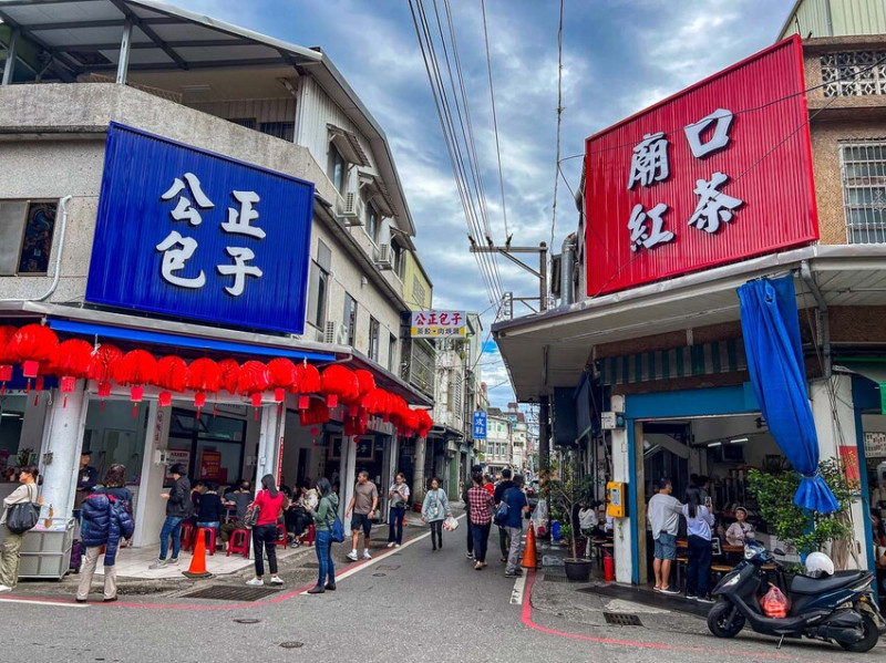 花蓮縣花蓮市公正包子｜堪稱神級小籠包的名店搬新址！隔壁還是超人氣紅茶店
