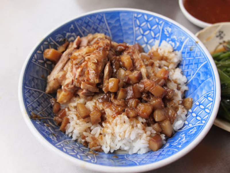 無菜單不稀奇!無店名也沒甚麼!但連招牌也沒有還可以人多到翻掉...哪招? ~ 高雄鹽埕"鴨肉珍"