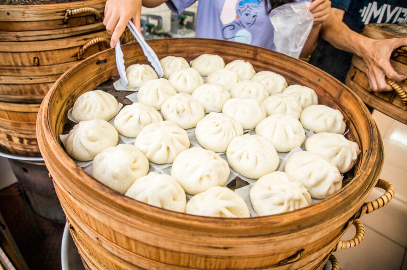 彰化縣鹿港鎮老馬師肉包｜在地人推薦好吃肉包店，白胖胖超多汁蛋黃肉包！