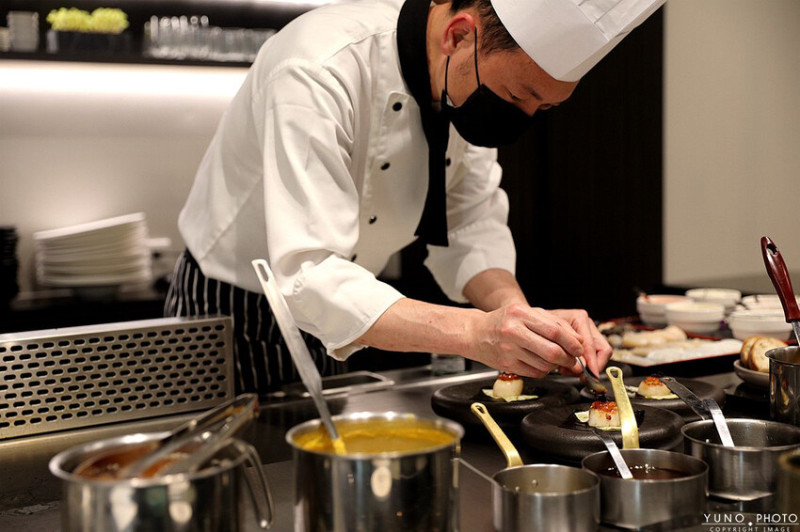 新北市林口區超高CP值！活體龍蝦、日本A5和牛、南非鮑魚、北海道生食級干貝通通有 