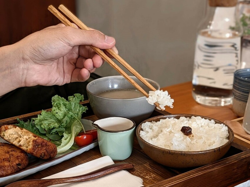 【台南火車站美食】豐伍玖早午蔬食｜日中法式料理的碰撞，暖胃飽足定食早午餐