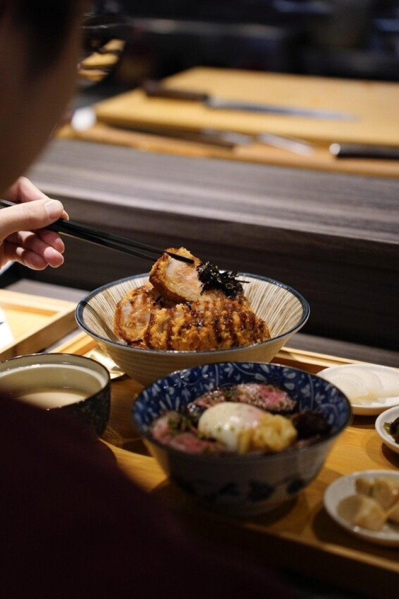 YORUよる by Dennis Wang - 三屆米其林餐盤推薦窯烤定食，吃得到頂級牛舌、肋條、炸豬排，台北中山區美食推薦