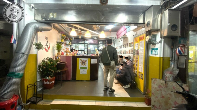 新北市三重區【 湯城泰式料理 】最道地最好喝的泰式酸辣湯就在這家，走進店裡就像來到泰國不只可以吃到平均100元的平價