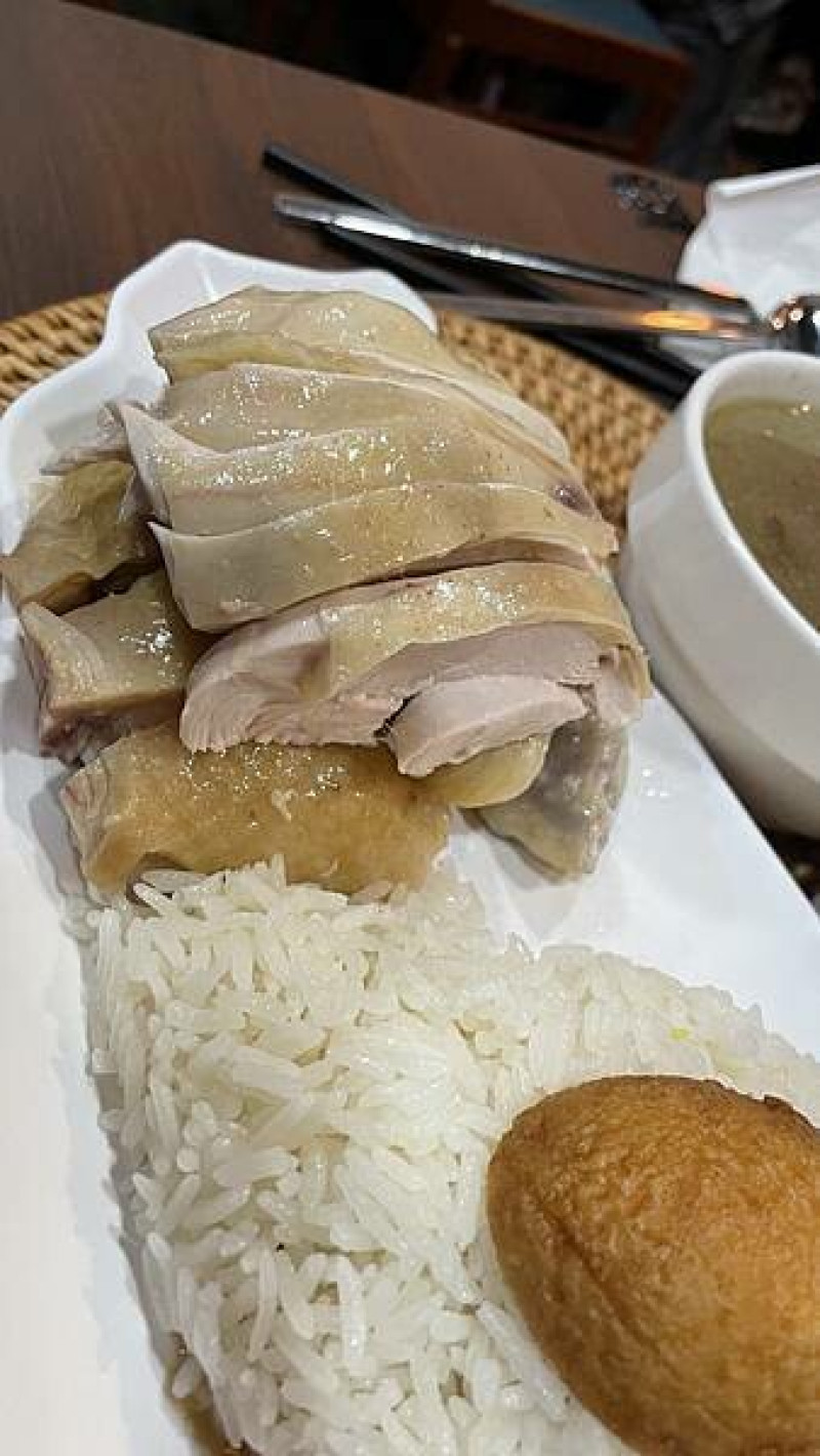 桃園市中壢區桃園中壢-大份量泰國套餐料理-小泰國海南雞飯