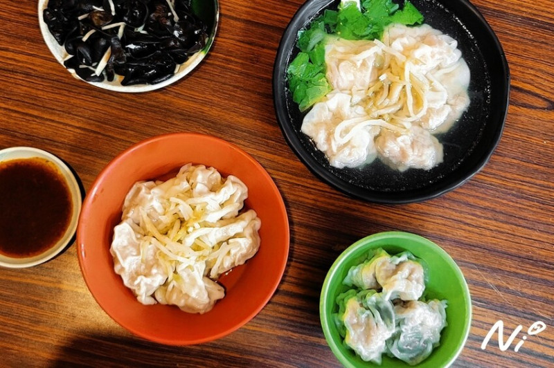 [高雄苓雅]金大麵食坊 溫州餛飩大王。剝皮辣椒大餛飩/花椒紅油鮮肉抄手/整尾鮮蝦餛飩湯。多口味大餛飩專賣!