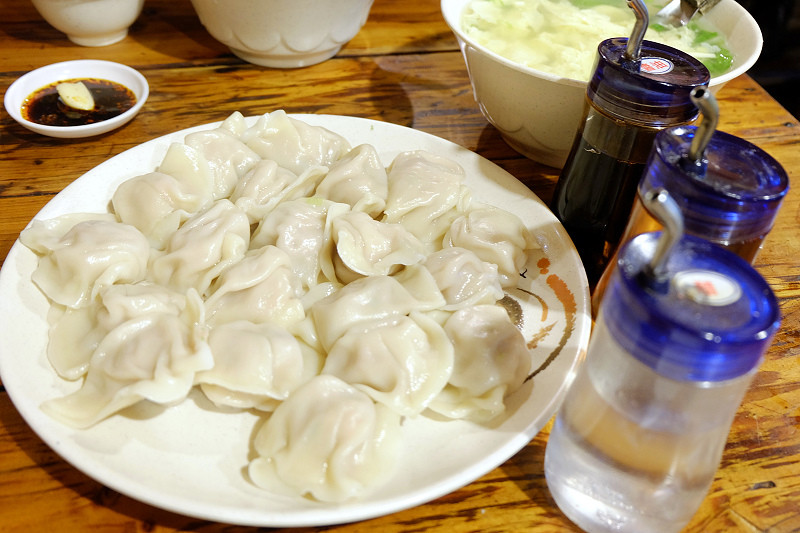 ［台北］：康熙來了、舒國治推薦人氣水餃☆龍門客棧餃子館