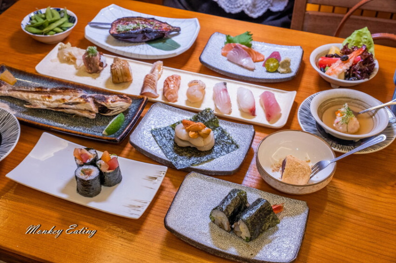 【台中太平】首壽司｜太平人氣日本料理！平價手作壽司生魚片丼飯。$880就能吃到無菜單料理~ - 貪吃猴的幻想