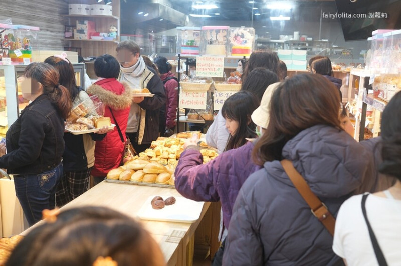 逼～芋頭控集合！桃園最排隊的麵包店竟然是這間！