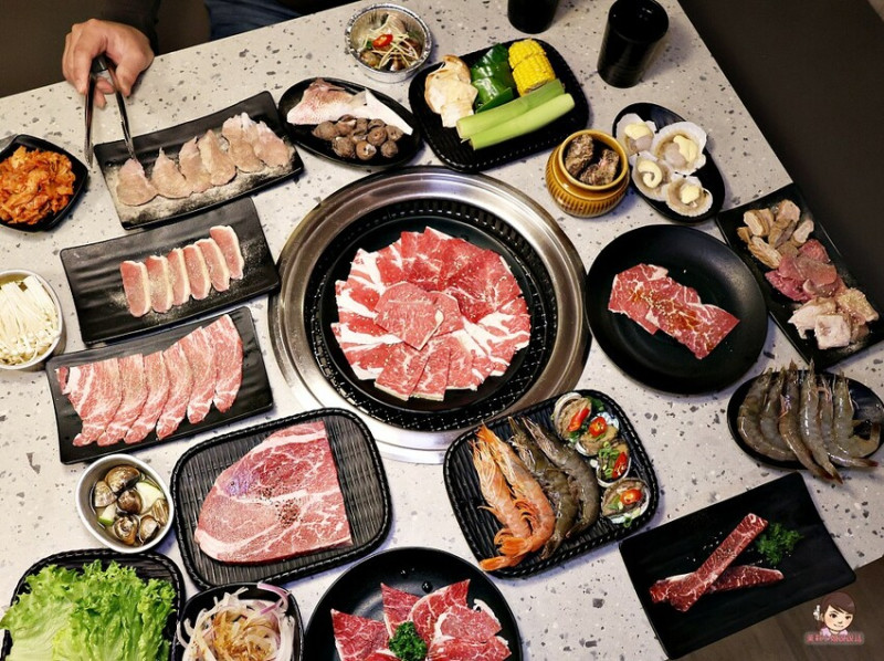 高雄市前金區「大人用餐，小孩免費」高雄燒肉【Oh！Yaki 精緻燒肉吃到飽-高雄中山店】新堀江商圈人氣美食，最低$599起，快來～