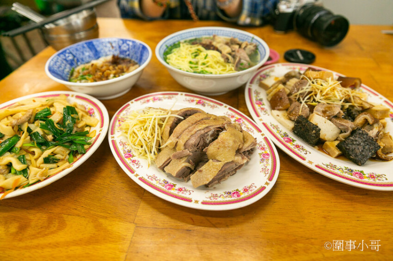 桃園楊梅高CP值小吃店推薦-高榮小吃店，經濟實惠的代名語！便宜好吃的餐點讓店裡總是門庭若市