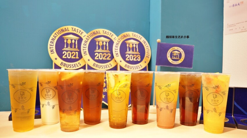 茶曉伊手搖飲插旗-捷運台北科技大樓站！7星原味好茶喝起來，全品項買五送一喝越多越划算