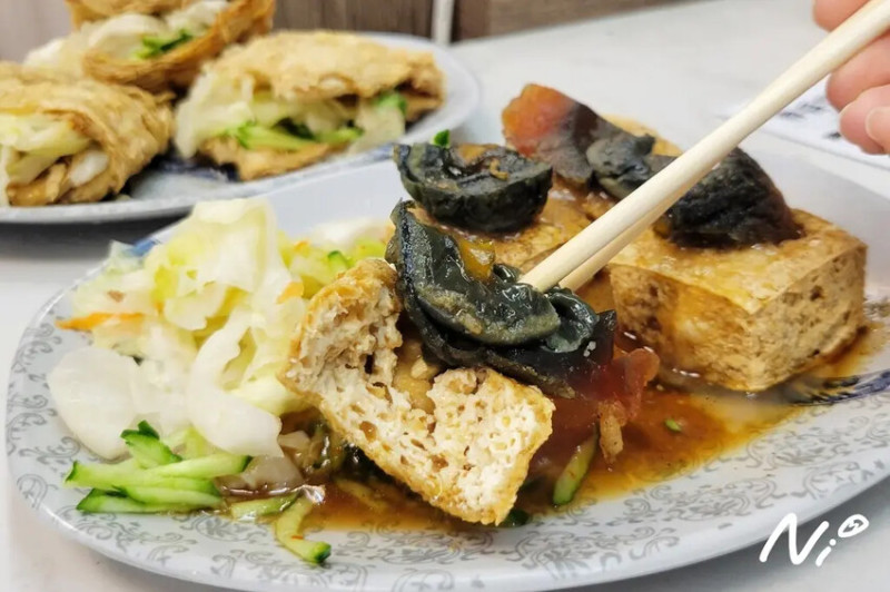 [台中沙鹿]盛記 香豆富。酥炸皮蛋香豆腐/祕醬泡菜香豆包 #素食可食 #沙鹿車站 #沙鹿市場