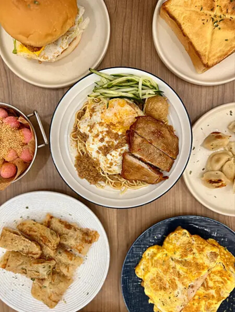 桃園市龜山區【桃園龜山早午餐】早點來吃-桃園龜山店 x 早餐就要來一盤！經典炒麵，百吃不膩的台式美味║桃園美食、桃園早午餐、龜山美食、龜山早餐