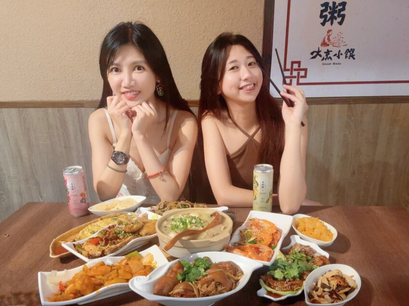 松山美食【台北食記】大烹小饌-福客粥：清粥小菜也能頂級享受！老菜脯雞粥、客家熱炒超下飯，在地人推薦的隱藏版好味道，滿足台味靈魂