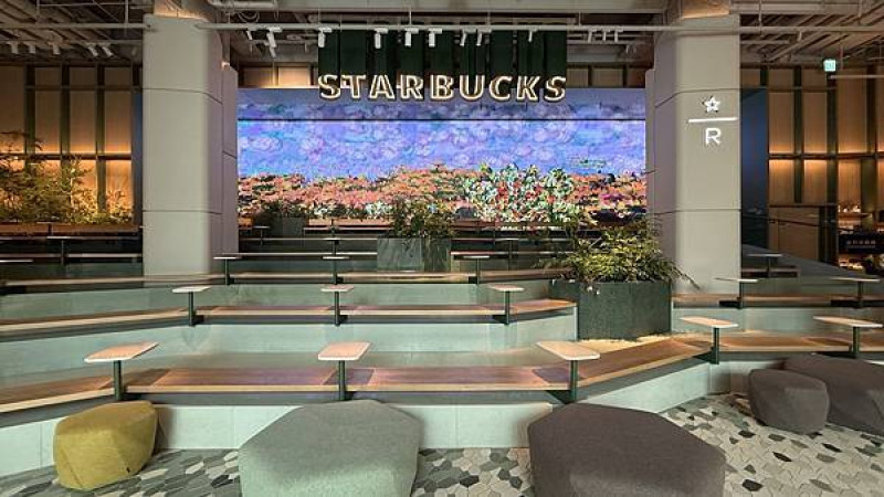 全球最大星巴克【星巴克典藏DREAM PLAZA】台北信義區星巴克旗艦店/全台唯一四大主題吧檯/101景觀座位區/101透明景觀電梯/頂樓一整層戶外座位區