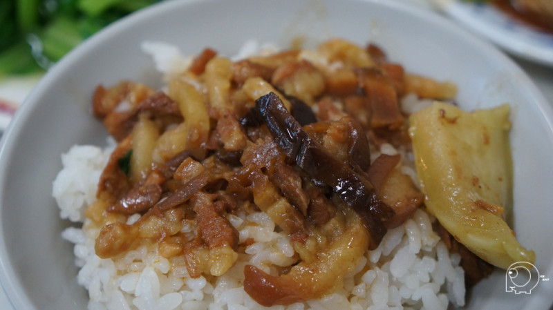 人潮都是人潮的魯肉飯-金峰魯肉飯@捷運中正記念堂站@南門市場