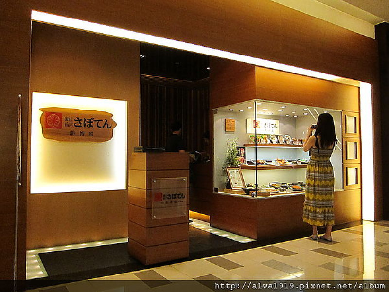 【台北食記】勝博殿的人氣炸豬排，多汁又美味！