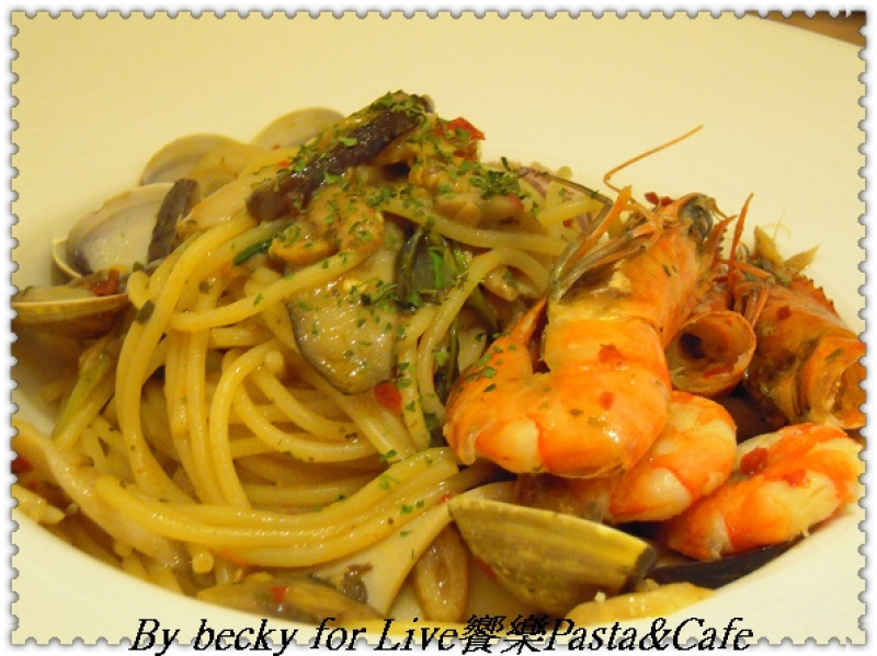 東區平價好吃的義大利麵～Live饗樂Pasta&Cafe