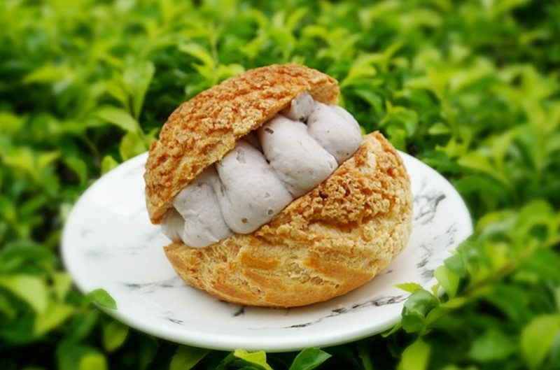 芋頭控必吃！爆餡芋泥泡芙竟然包進輕乳酪蛋糕，不吃一波怎麼說的過去！！