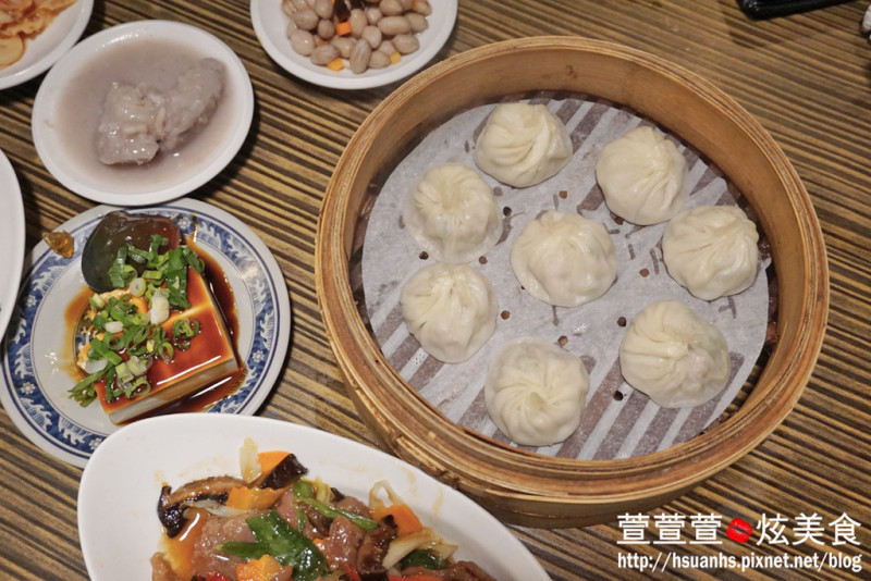 【台北】盛園絲瓜小籠湯包。價格親民的台菜餐廳 點成滿漢全席也不用掏光錢包 朋友家人聚會的好選擇