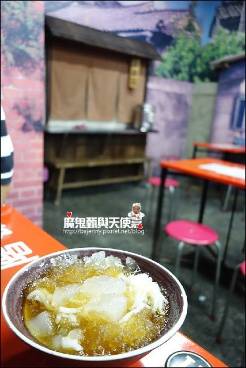 《捷運中和新蘆線/大橋頭站美食》大稻埕美食半日遊~佳興魚丸總店+呷二嘴米苔目冰