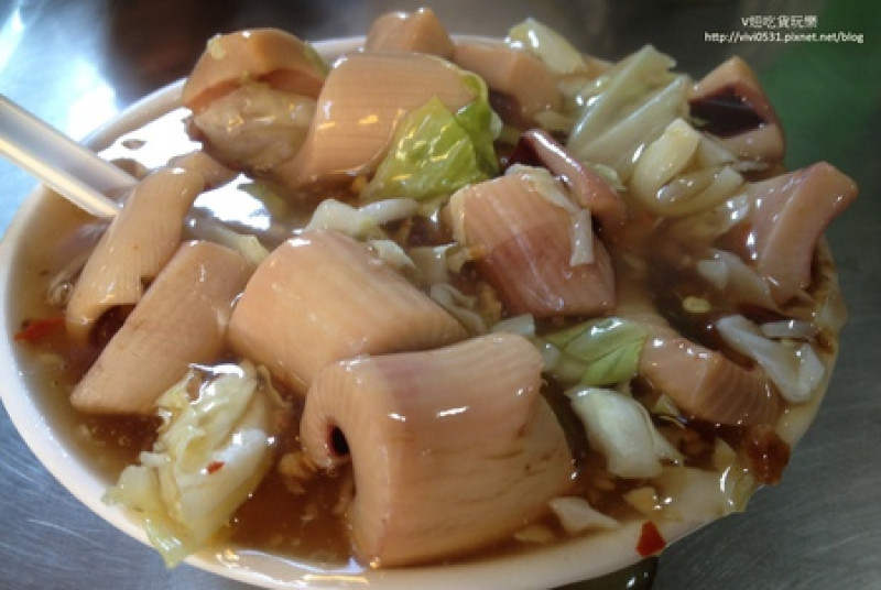 [板橋。黃石市場] ❤料好食在"生炒魷魚"、芋粿Q、糯米腸、蘿蔔糕❤ 滿到碗都裝不下啦~~便宜又好吃 / 府中站 北門街 黃石市場  