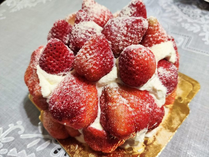 日月香蛋糕店-桃園閃團/草莓控必吃！塞滿眼球草莓蛋糕 - 潔絲蜜愛生活