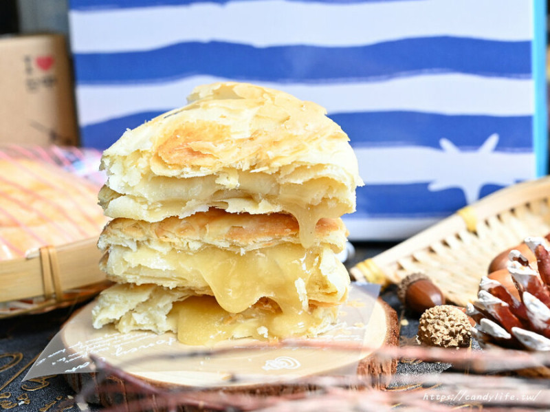 意緣食品│會勘西的太陽餅在這裡，外皮酥脆，內餡香甜不膩，還有預訂才吃得到蛋黃酥，台中伴手禮推薦～