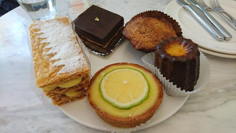 【台中】偶爾就是要吃下午茶，好好享受悠閒時光，向上店 La Famille 法米法式甜點