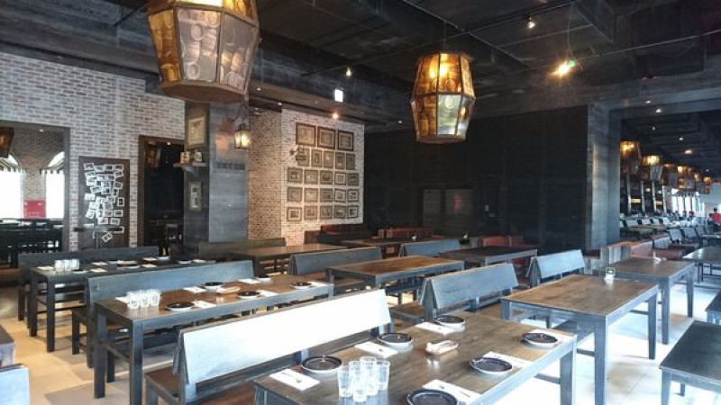 【台中】金色三麥 啤酒、美食、酒桶座椅