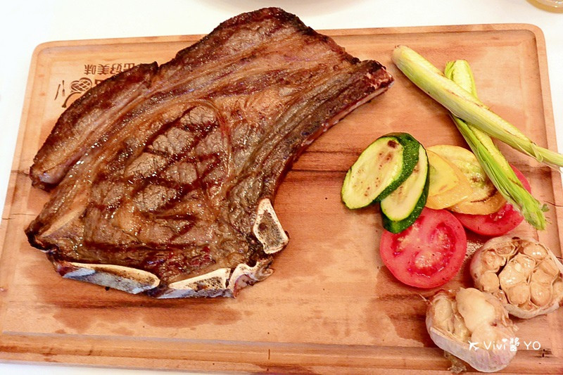 台北信義區 捷運象山站 Lawrys Taipei 勞瑞斯牛肋排餐廳 BONE出好美味 (口碑券)