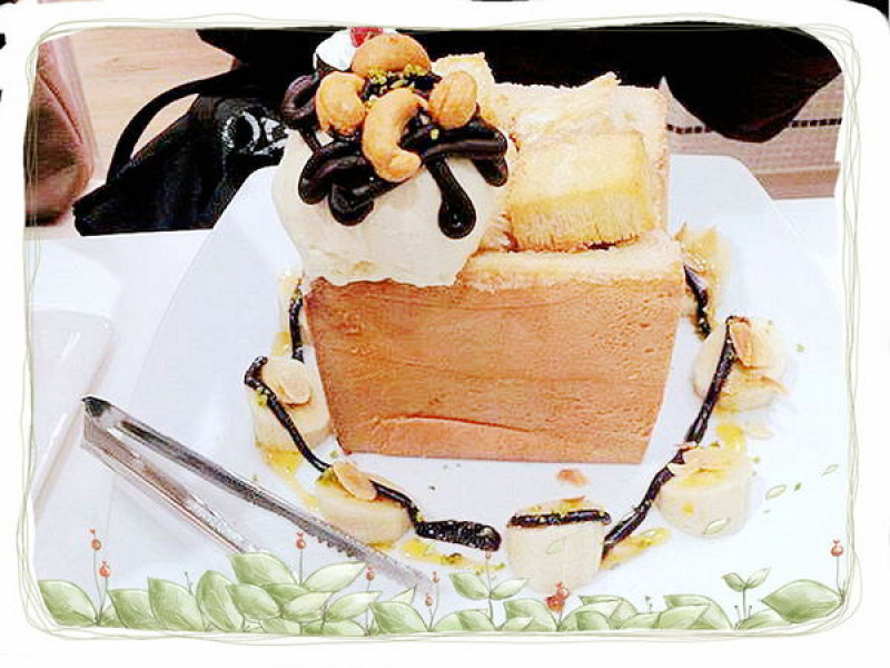 〝 Dazzling Cafe〞令人為之瘋狂❤甘願排隊也要吃的蜜糖吐司❤