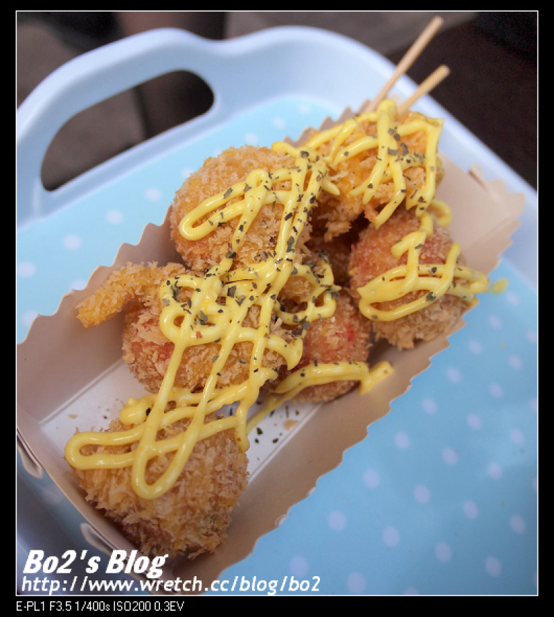 
苗栗.大湖-草莓小吃集結趴吐-炸草莓/草莓香腸/草莓貢丸/草莓肉包子/蘿蔔香腸
