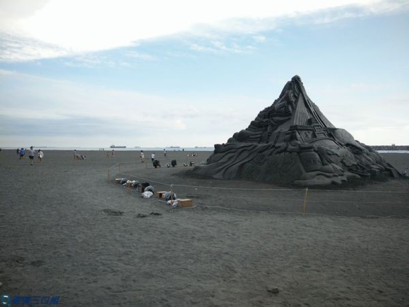 【遊記】高雄旗津_2018旗津黑沙玩藝節@看創意沙雕 吃旗津美食 騎雙輪追風 現在就出發