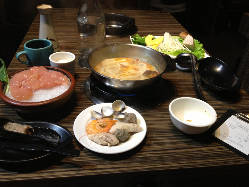 台中．178元湯鮮味美的腐乳味噌木狩鍋@雲爐鍋物