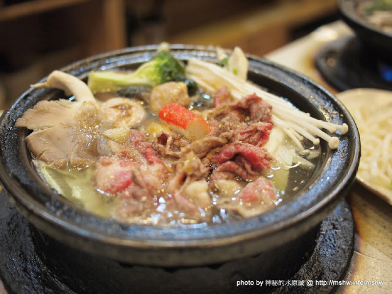 石頭火鍋三十年老店 ~ 台中西區"九冠樓"美村店