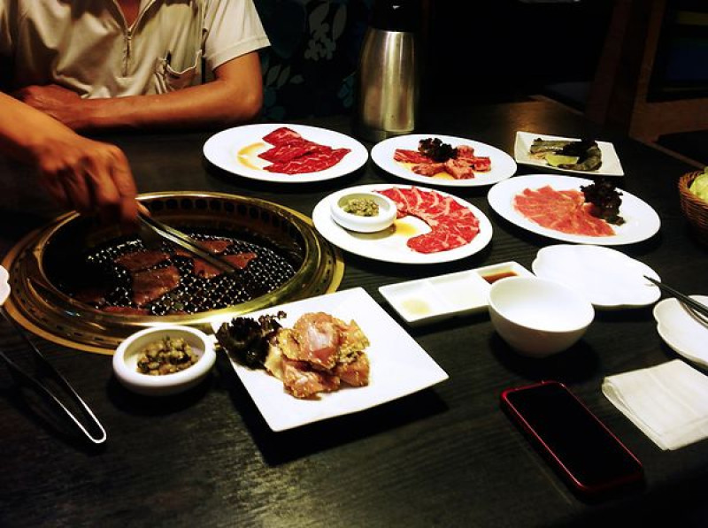 屋馬燒肉料亭～台中園邸店