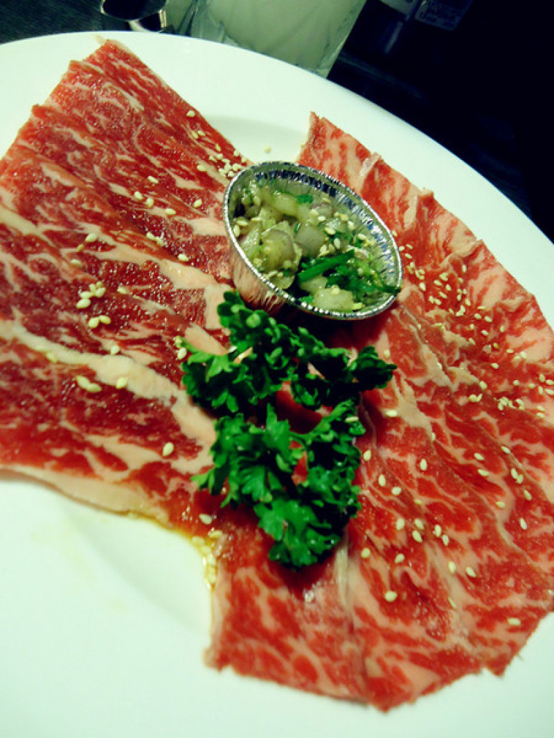 【台中食記-西區】燒肉中的第一名太無敵啦 @うまい屋馬燒肉料亭 園邸店              