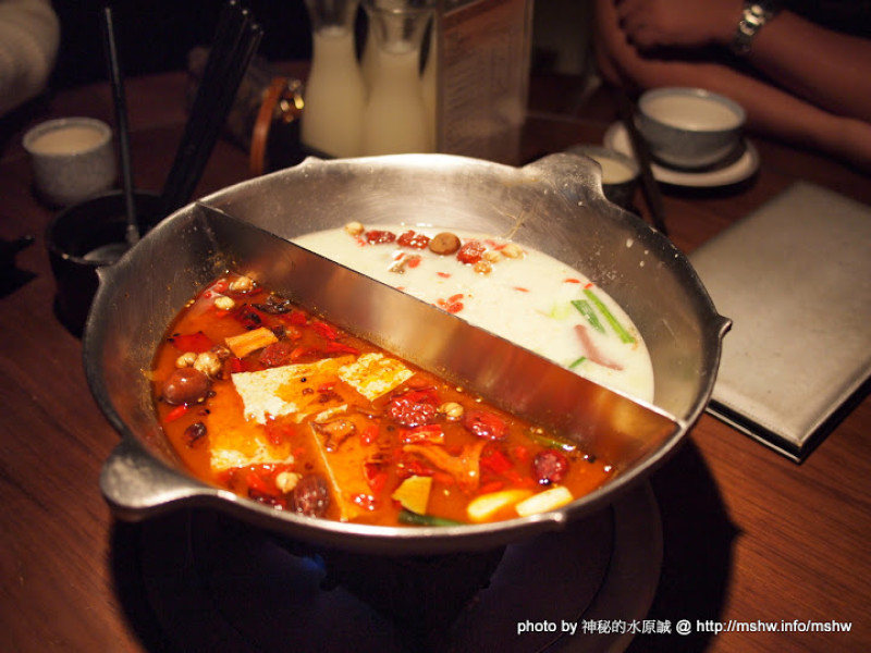 同樣的鴛鴦鍋!不一樣的鴨血 ~ 台中"無老養生鍋