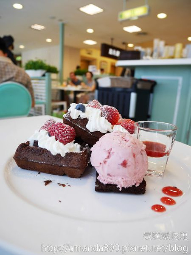 【新竹食記】東區 莫凡彼咖啡館 ● 用料新鮮實在 ● 餐後絕對要來球冰淇淋！❤❤