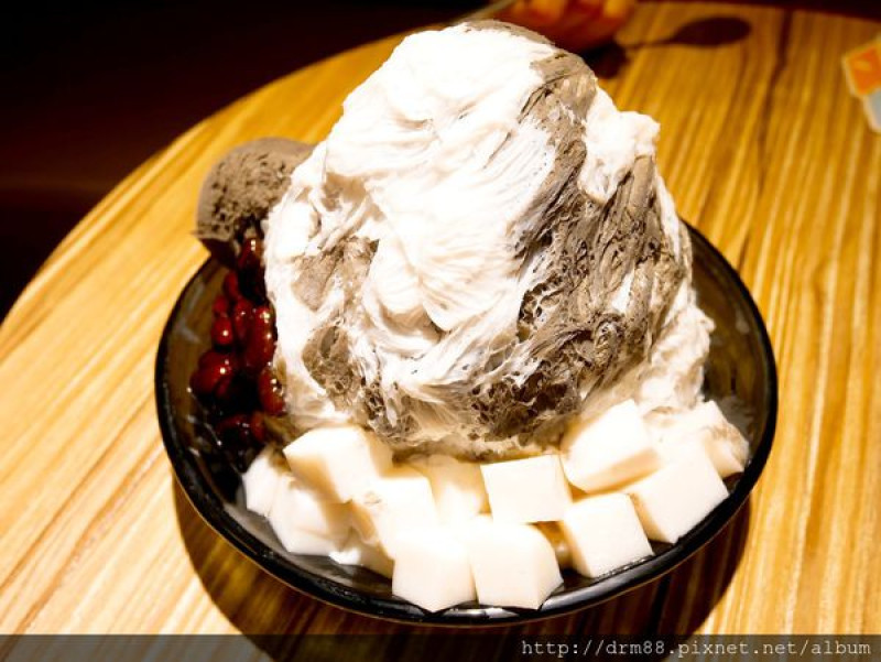 ICE MONSTER ~來台必吃，CNN說是全球十大甜點，永康冰館，紅到都是外國人來吃，超夯打卡景點。