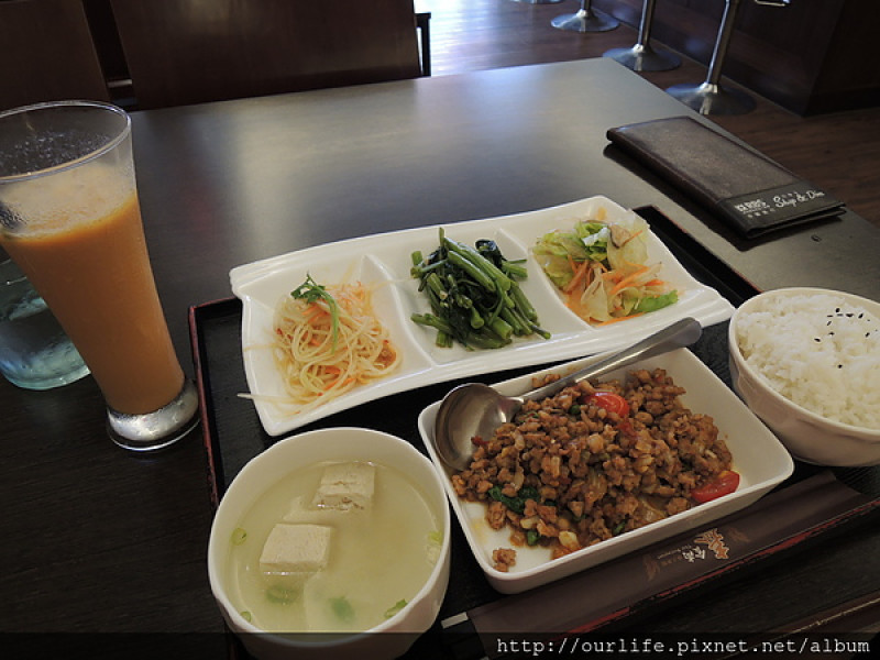 台中．139元超值美味的打拋豬套餐@泰食尚泰式餐廳