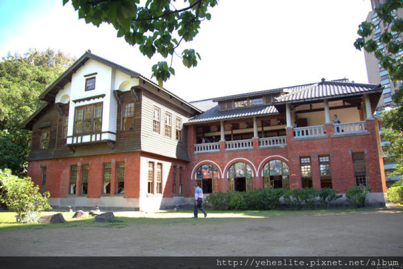 北投溫泉博物館、北投圖書館 - 在一片繁喧外的境外心靈休憩之處