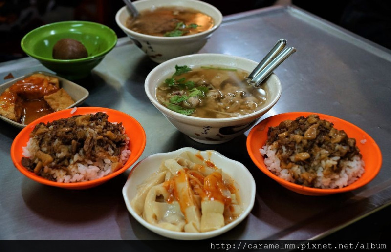 【基隆仁愛】天一香肉羹順 我心目中的第一名滷肉飯 平價美味小吃 基隆廟口必吃 廟口夜市第31攤
