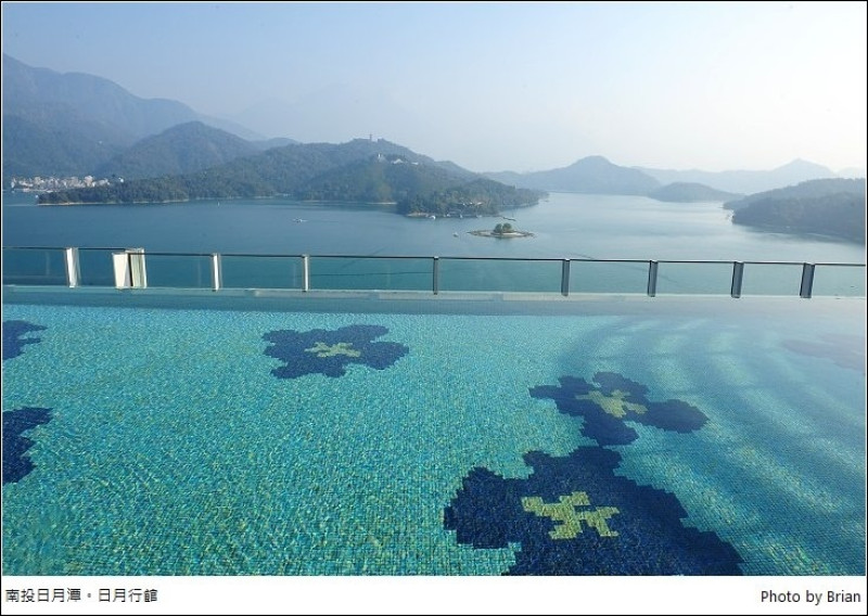 南投日月潭住宿推薦日月行館。坐落日月潭畔豪華溫泉飯店(房間篇)